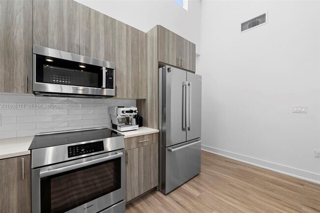 Building Photo - 821 SW 14th St