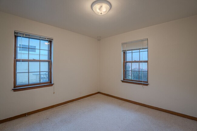 Building Photo - 4204 N Olsen Ave