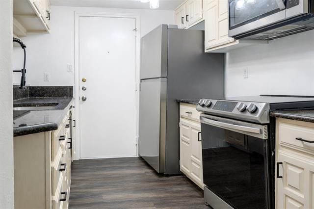 Building Photo - 3105 San Jacinto St