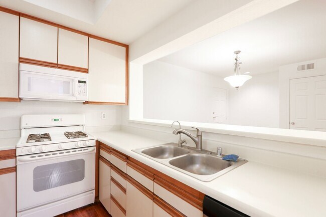 Interior Photo - Charming Unit Available For Lease!!