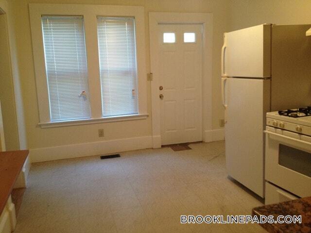 Building Photo - 127 Brook St