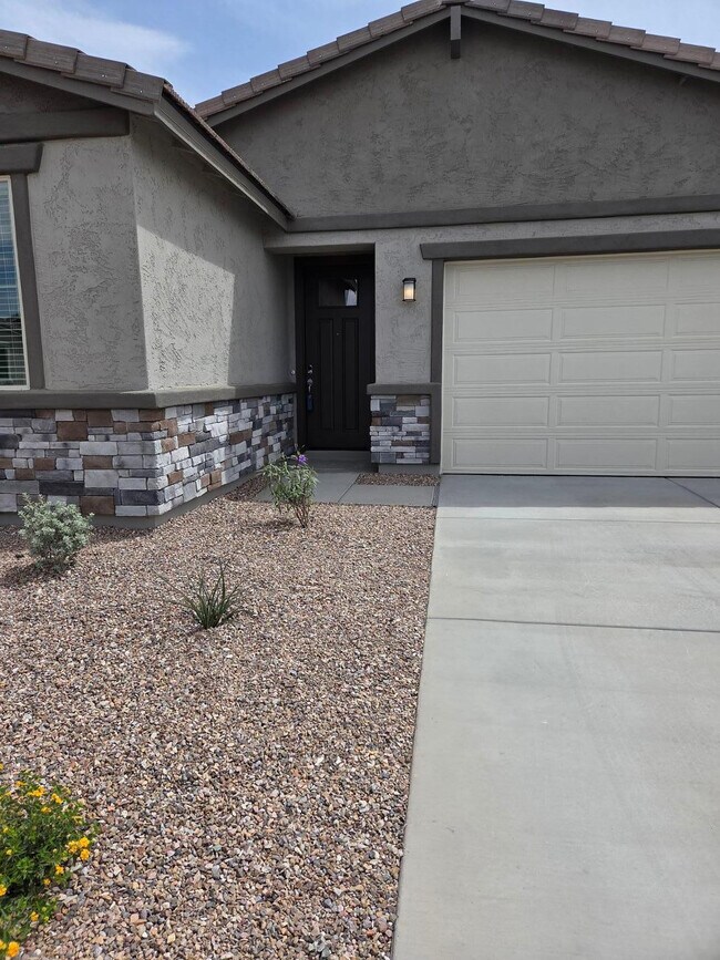 Building Photo - 22457 E Watford Dr