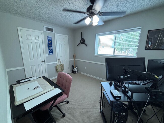 Building Photo - 4 BEDROOM IN NORTH  BOSSIER