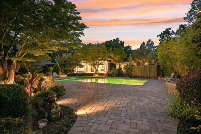 Building Photo - Single-Level Three-Bedroom Retreat in Napa...