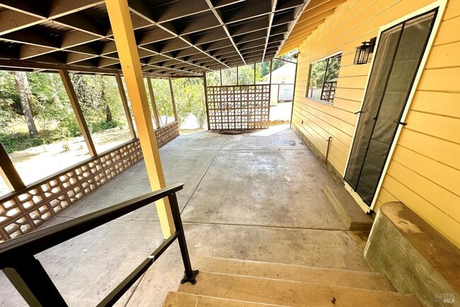 Building Photo - 470 College Ave