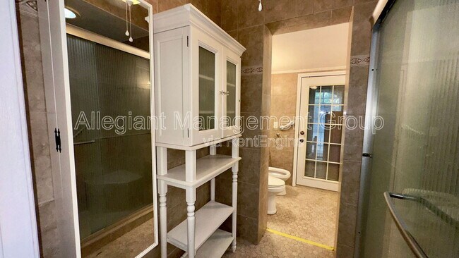 Building Photo - 2410 Sable Dr