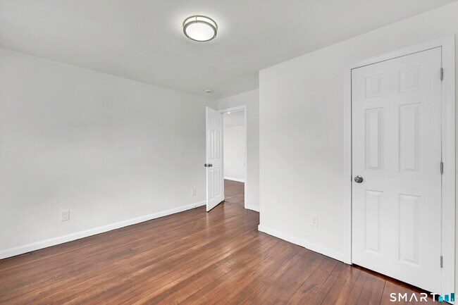 Building Photo - 54 Overlook Ave