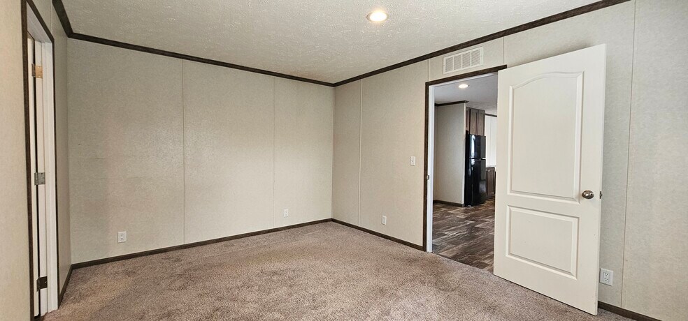 Building Photo - 76 E U.S. Hwy 6