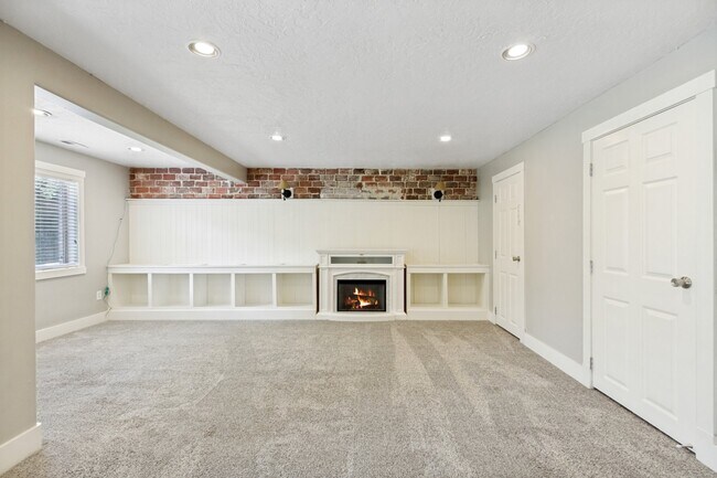 Building Photo - 1137 Holmes Creek Ln