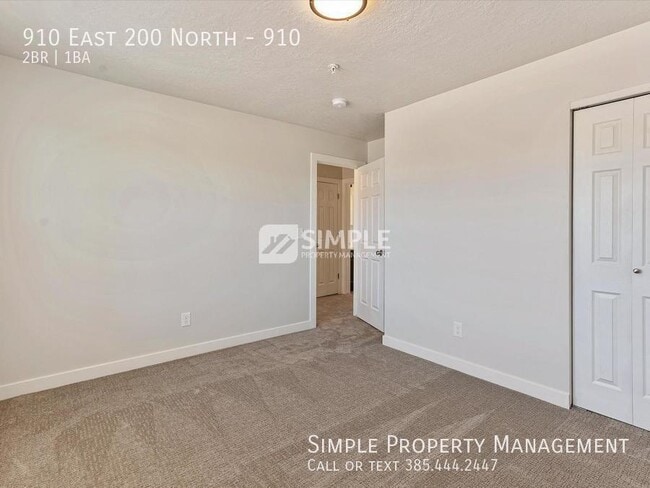 Building Photo - 910 E 200 N