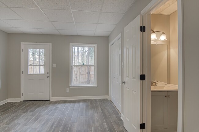 Building Photo - 828 Brickwood Ct