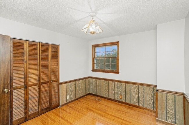 Building Photo - 2909 Cherry Hills Dr