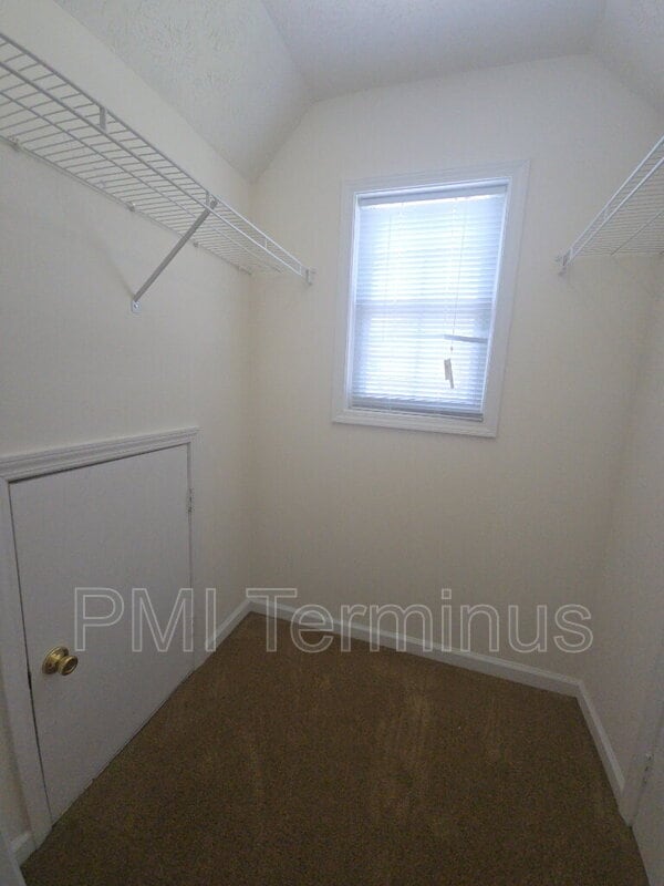 Building Photo - 6122 Farmwood Way SE