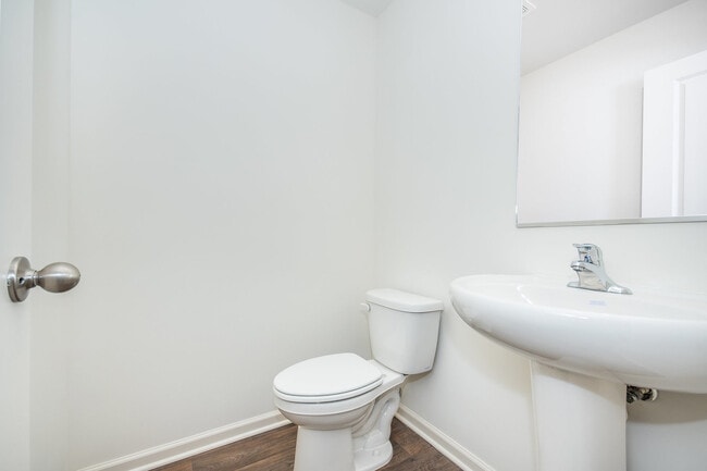 Building Photo - 1455 Yosemite Way