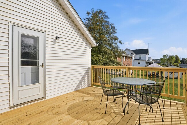 Building Photo - MOVE IN WITH A SECURITY DEPOSIT ALTERNATIVE FROM OBLIGO (for qualified applicants).