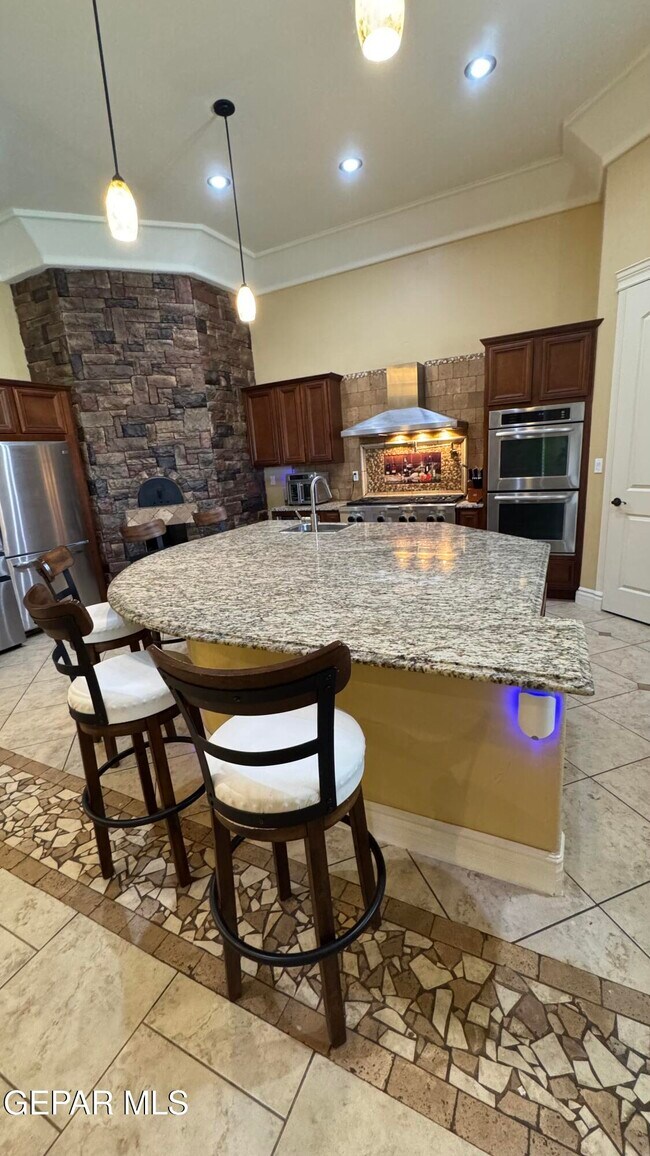 Building Photo - 7381 Black Mesa Dr