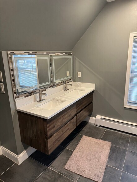 Building Photo - 229 David St