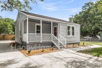 Building Photo - 2308 Aintree Ave