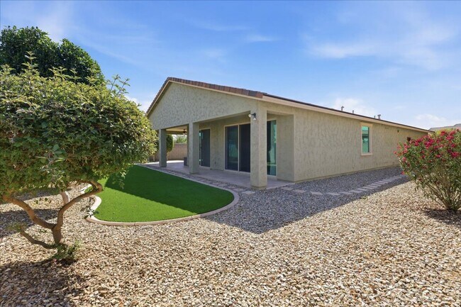 Building Photo - 2225 N 140th Dr