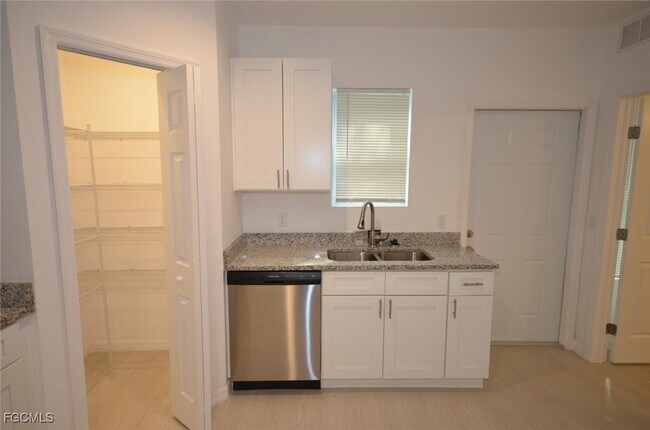 Building Photo - 3306 Bassie Ct