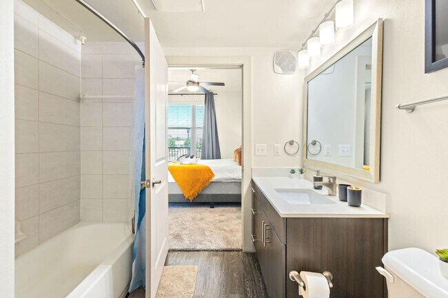 Building Photo - 10550 N Central Expy