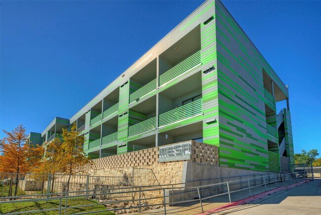 Building Photo - 4004 Banister Ln