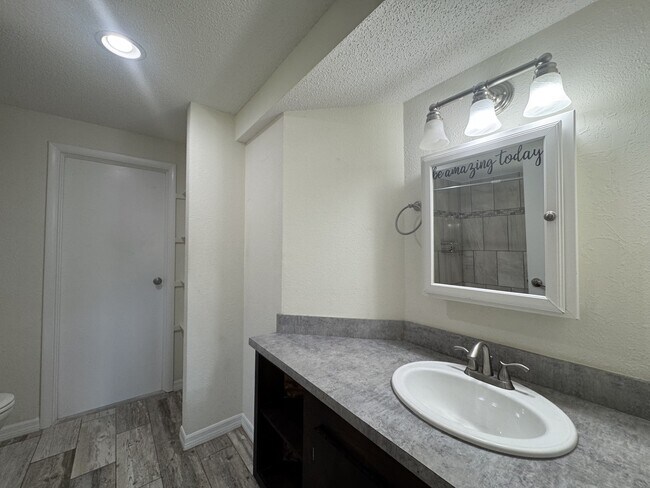 Building Photo - 129 Algiers Dr