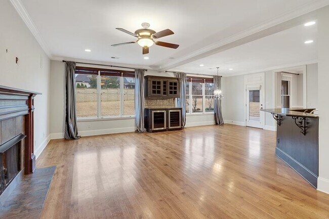 Building Photo - 10227 Matwood Oak Dr