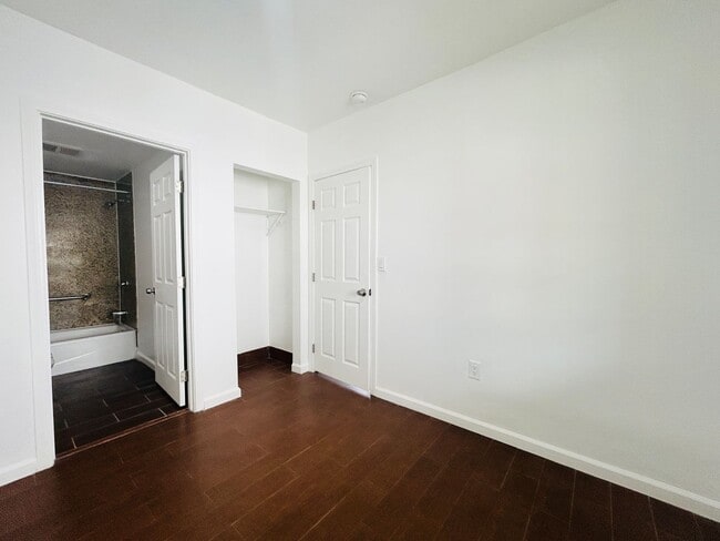 Building Photo - 13035 San Fernando Rd