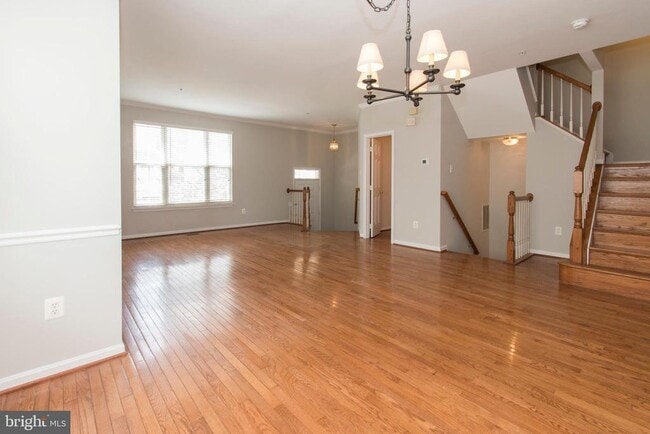 Building Photo - 117 Longpoint Way