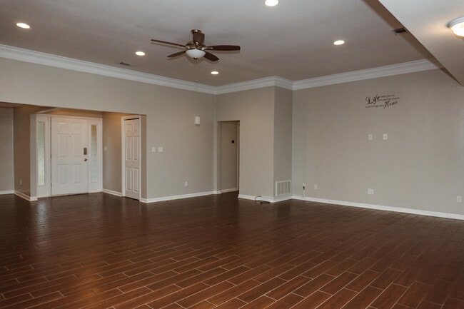 Building Photo - 16 Mariners Ln