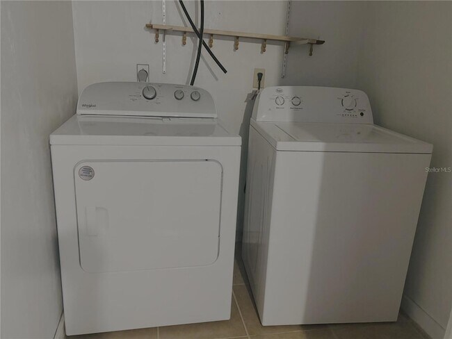 Building Photo - 900 SW 62nd Blvd