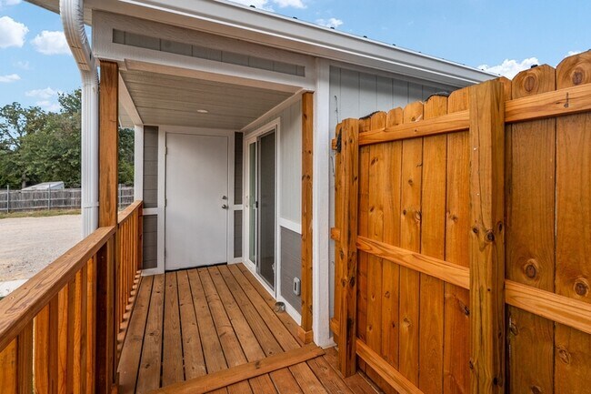 Building Photo - 720 Pritchett Ln