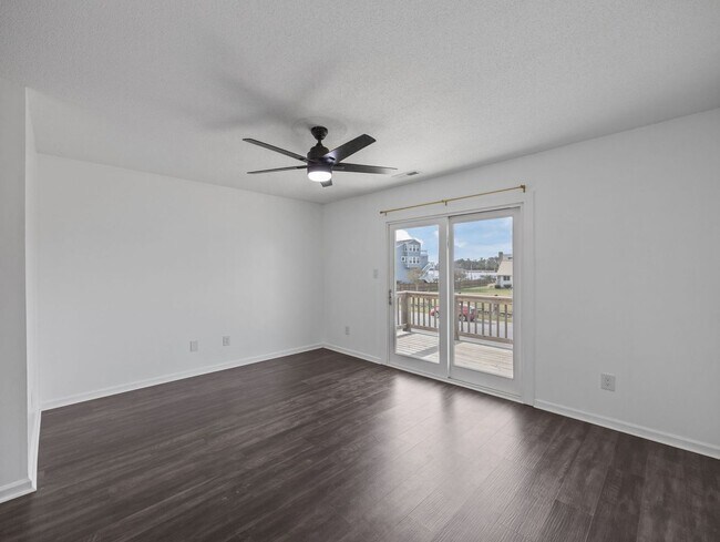 Building Photo - Welcome to New River Homes!