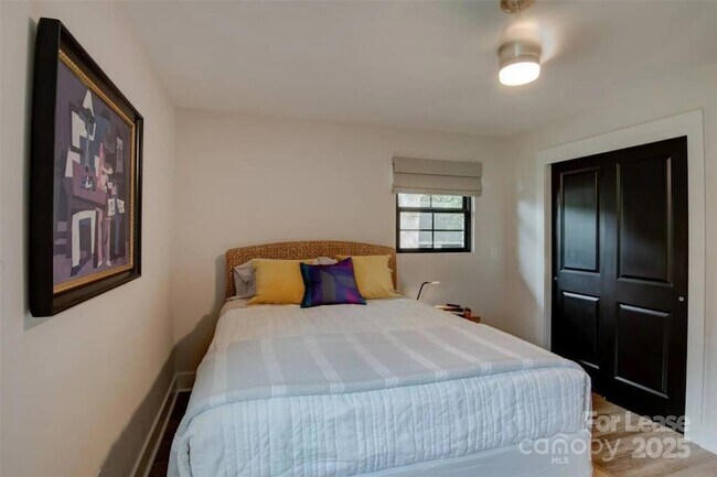 Building Photo - 3945 Rockfern Rd