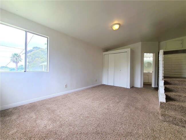 Building Photo - 1349 Fairview Ln