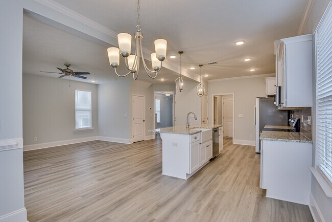 Building Photo - 926 Holbrook Dr