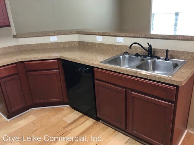 Building Photo - 6017 Trammel Estates Dr