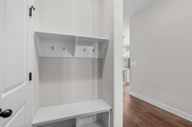 Building Photo - 522 Dayridge Dr