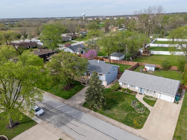 Building Photo - 15222 Huntington Ct