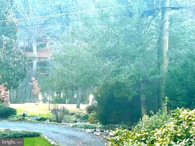 Building Photo - 6223 Beachway Dr