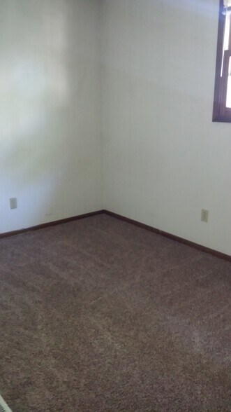 Building Photo - 906 Vine St