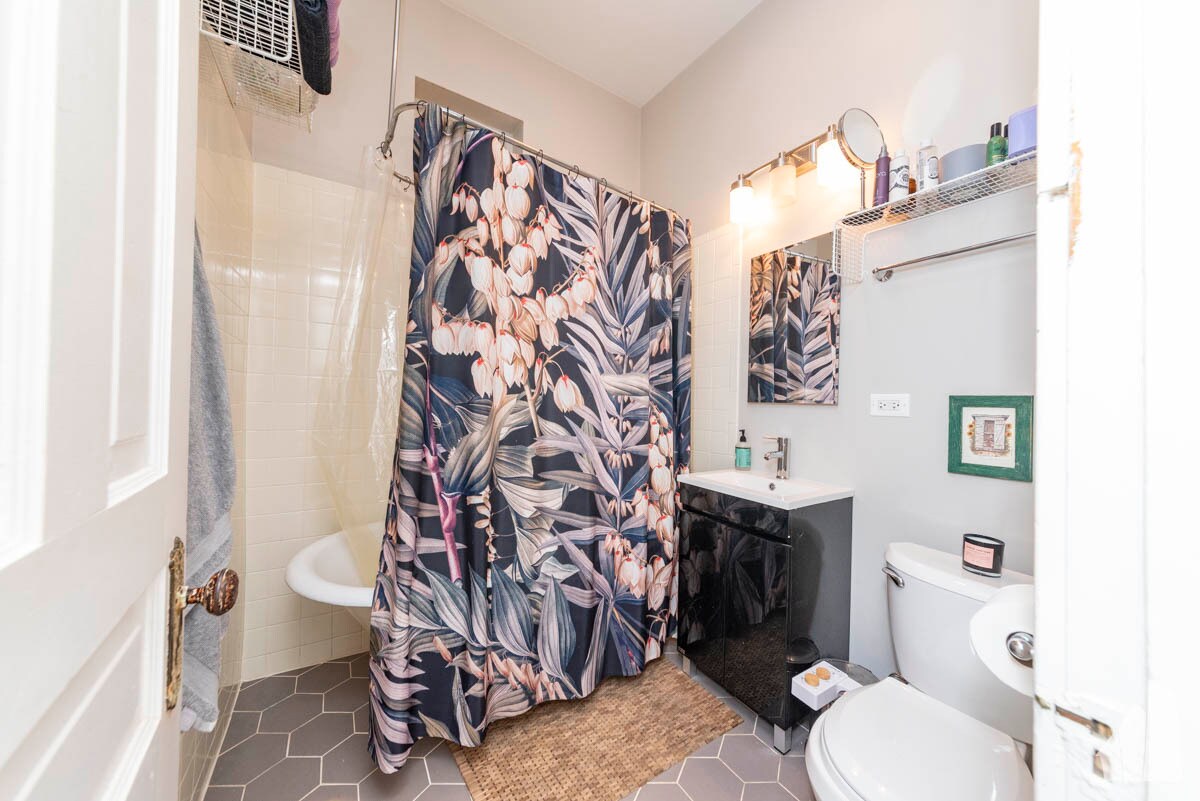 Building Photo - 1508 N Fairfield Ave