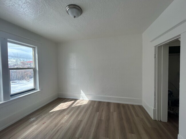 Building Photo - 1355 N Harrison Ave