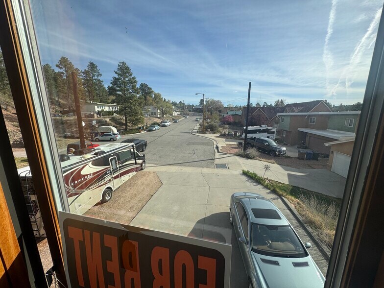 Building Photo - 3402 Urban St