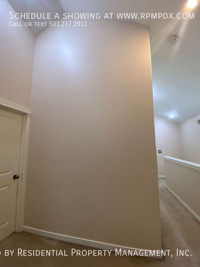 Building Photo - 2518 NW 1st Dr