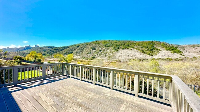 Building Photo - Wonderful & Updated Two-Story in the Quiet and Peaceful Wanis View Estates Community of Oceanside!