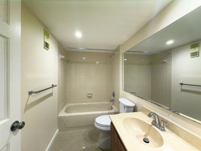 Building Photo - 1701 Whitehall Dr