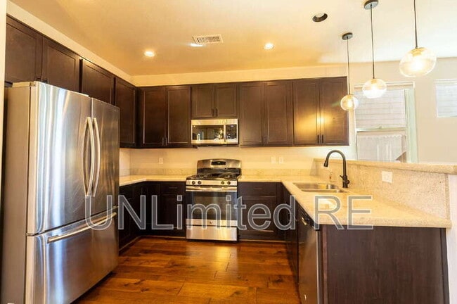 Building Photo - 2513 W Pollo Cir