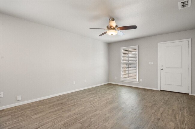 Building Photo - 14409 Avenue X